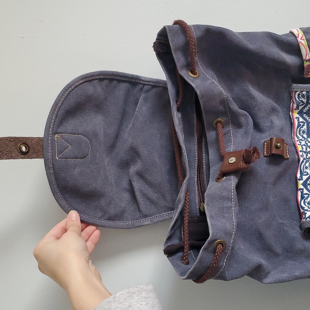 Gray Geometric Pattern Backpack With Drawstring C… - image 5